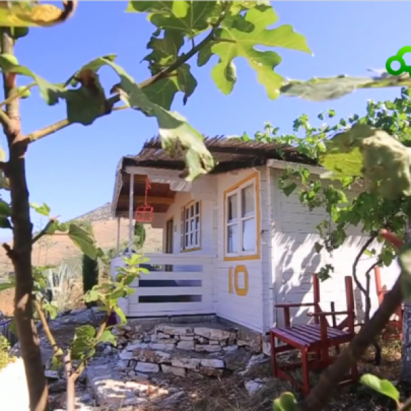A kis bungalók várják a nyaralókat (Fotó: OzoneUtazás - Albánia